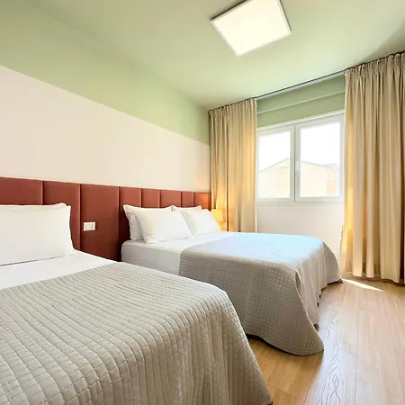 Apartment Cozy Nest Golem- 1 Min From The Golem (Tirana)