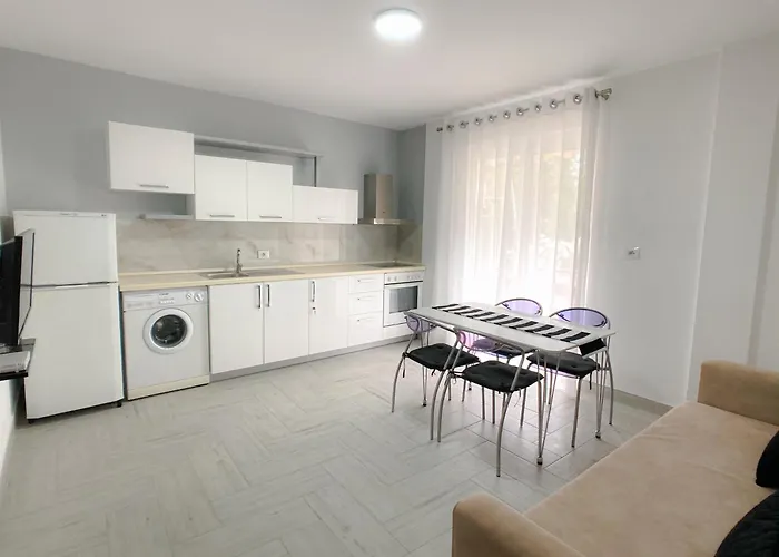 Apartamento Cozy Nest Golem- 1 Min From The